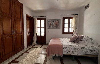 Resale - House - Detached Villa - Estepona - Estepona Centro