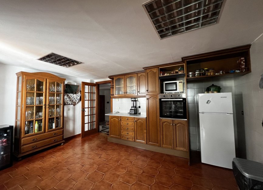 Resale - House - Detached Villa - Estepona - Estepona Centro