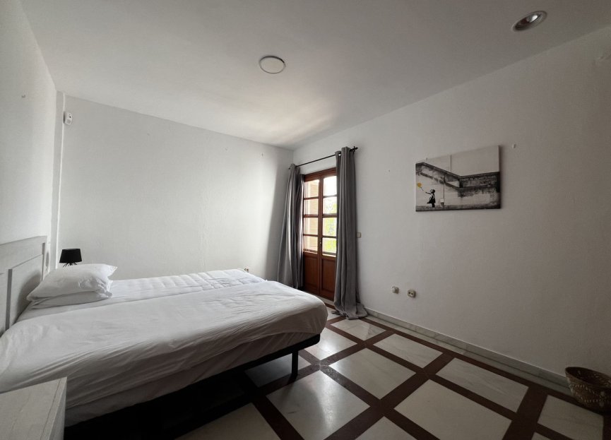 Resale - House - Detached Villa - Estepona - Estepona Centro