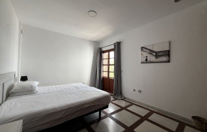 Resale - House - Detached Villa - Estepona - Estepona Centro