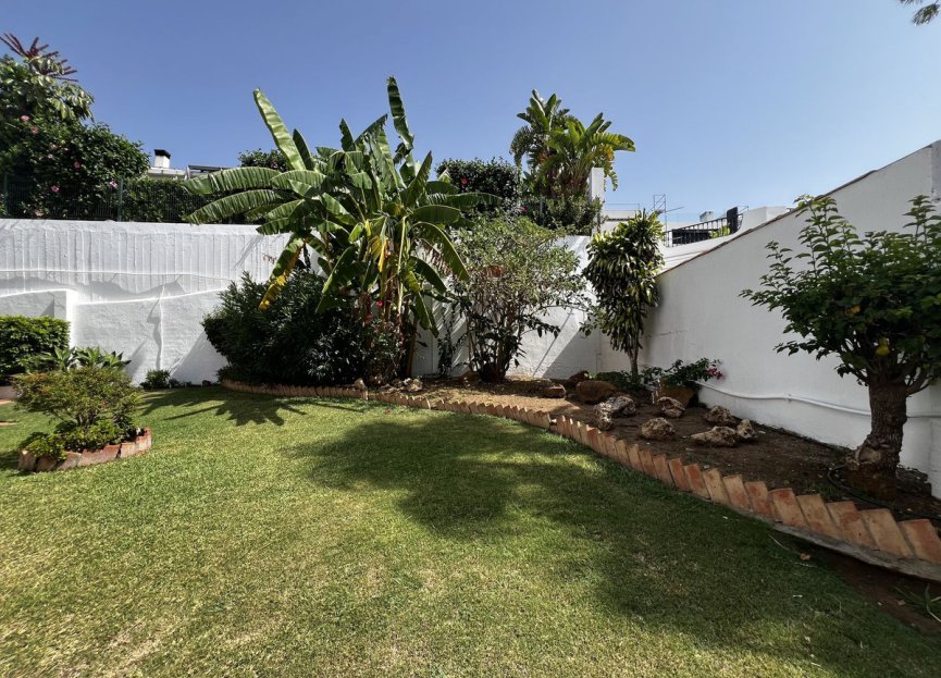 Resale - House - Detached Villa - Estepona - Estepona Centro