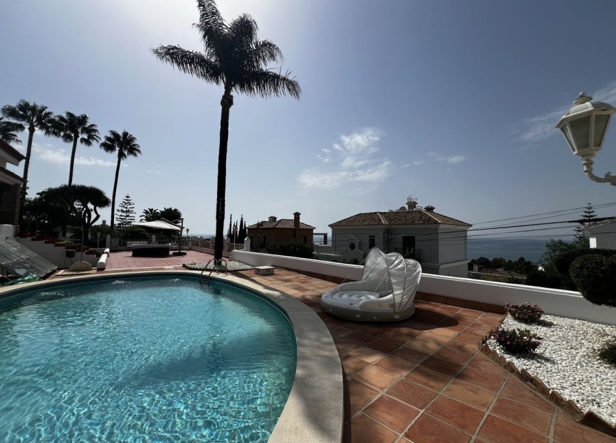 Resale - House - Detached Villa - Estepona - Estepona Centro