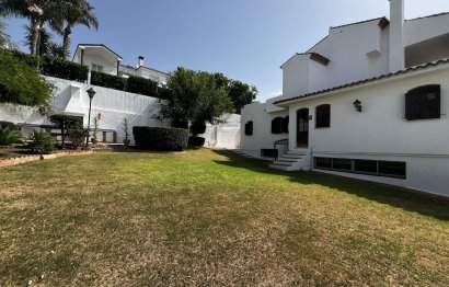 Resale - House - Detached Villa - Estepona - Estepona Centro