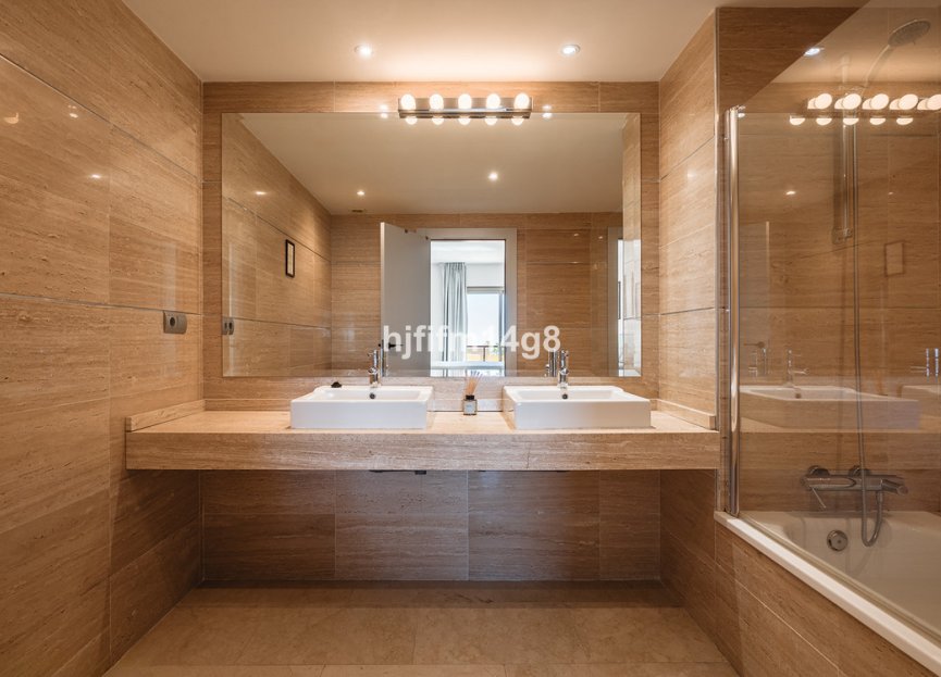 Resale - Apartment - Penthouse - Benahavís - Benahavís Centro