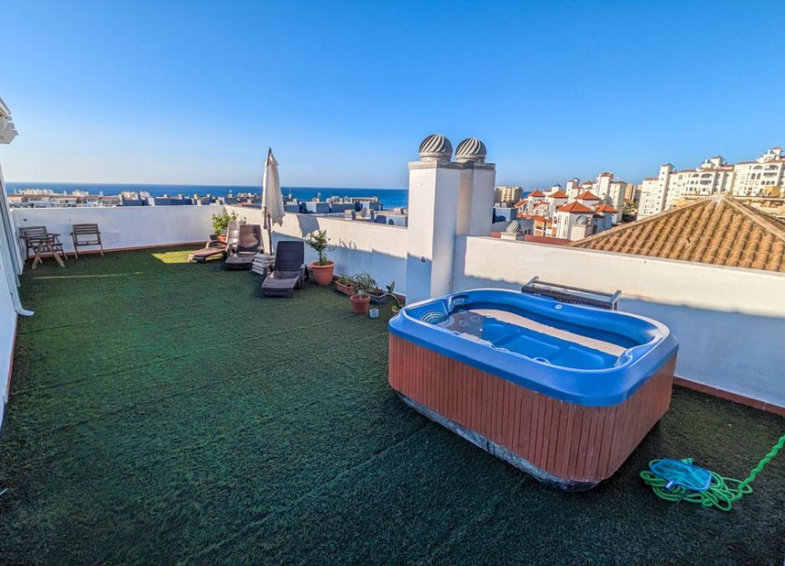 Resale - Apartment - Penthouse - Estepona - Estepona Centro