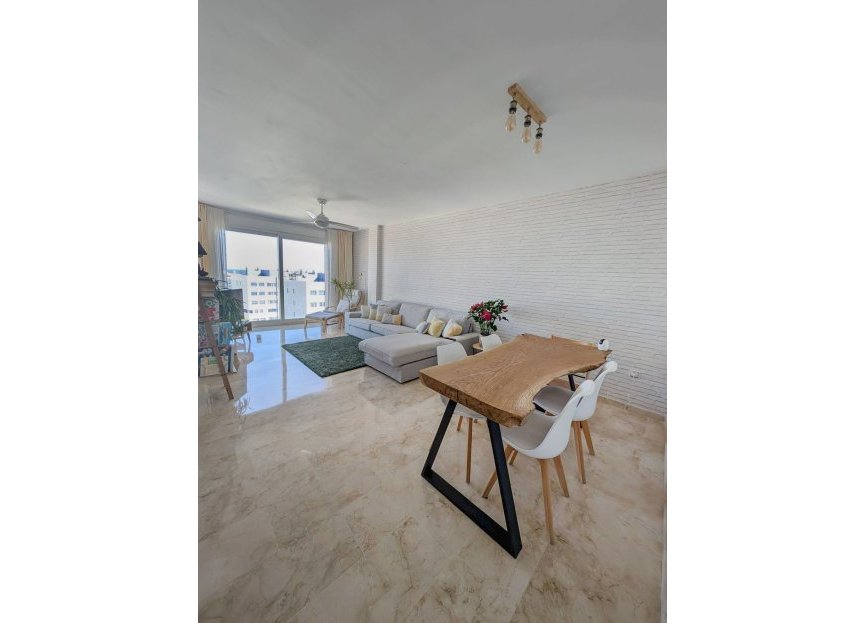 Resale - Apartment - Penthouse - Estepona - Estepona Centro