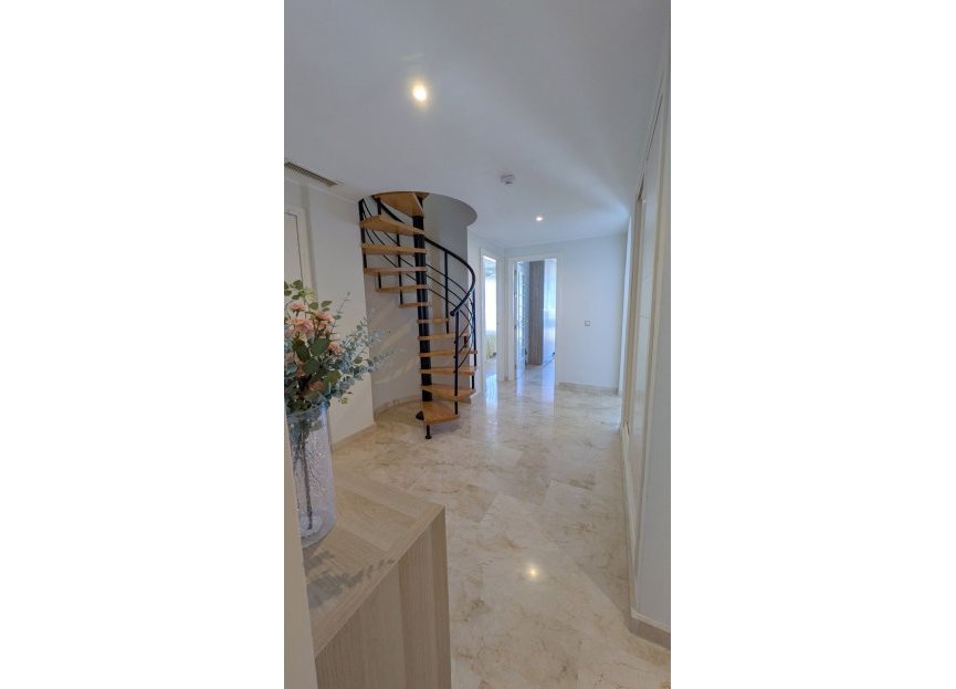 Resale - Apartment - Penthouse - Estepona - Estepona Centro