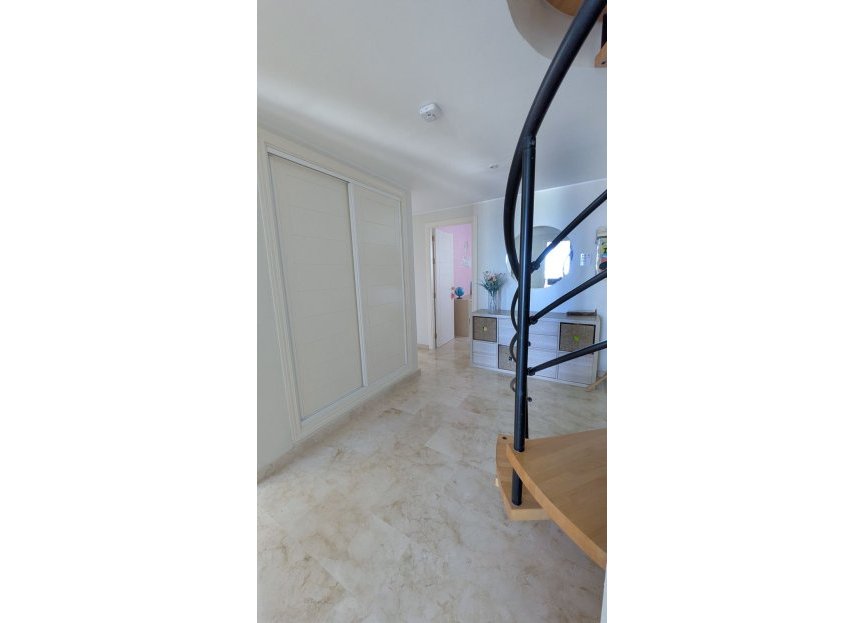 Resale - Apartment - Penthouse - Estepona - Estepona Centro