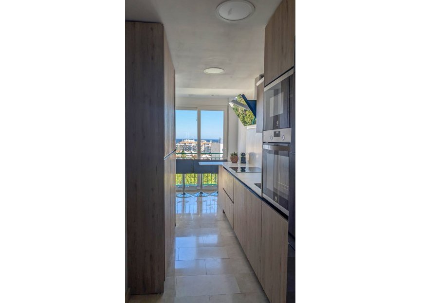 Resale - Apartment - Penthouse - Estepona - Estepona Centro