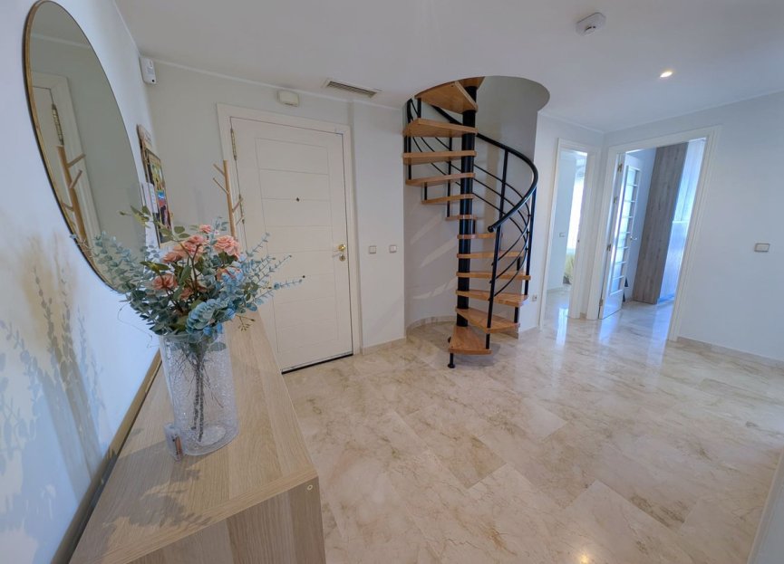 Resale - Apartment - Penthouse - Estepona - Estepona Centro