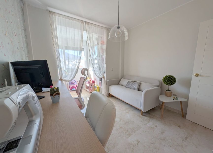 Resale - Apartment - Penthouse - Estepona - Estepona Centro