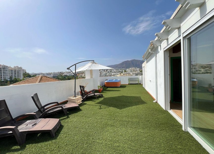 Resale - Apartment - Penthouse - Estepona - Estepona Centro
