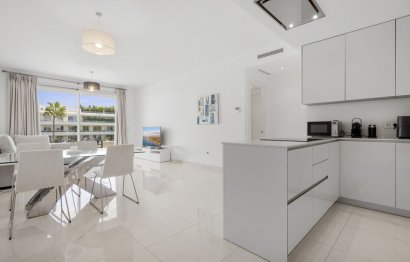 Resale - Apartment - Middle Floor Apartment - Estepona - Estepona Centro