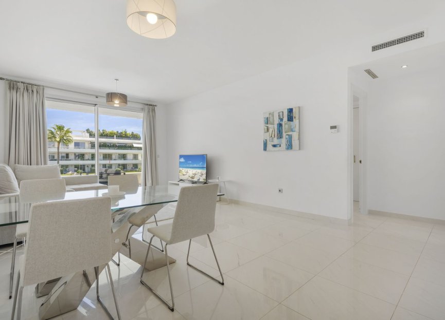 Resale - Apartment - Middle Floor Apartment - Estepona - Estepona Centro