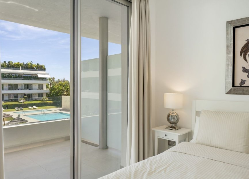 Resale - Apartment - Middle Floor Apartment - Estepona - Estepona Centro