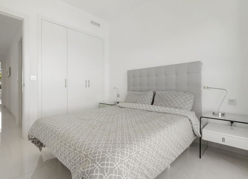 Resale - Apartment - Middle Floor Apartment - Estepona - Estepona Centro