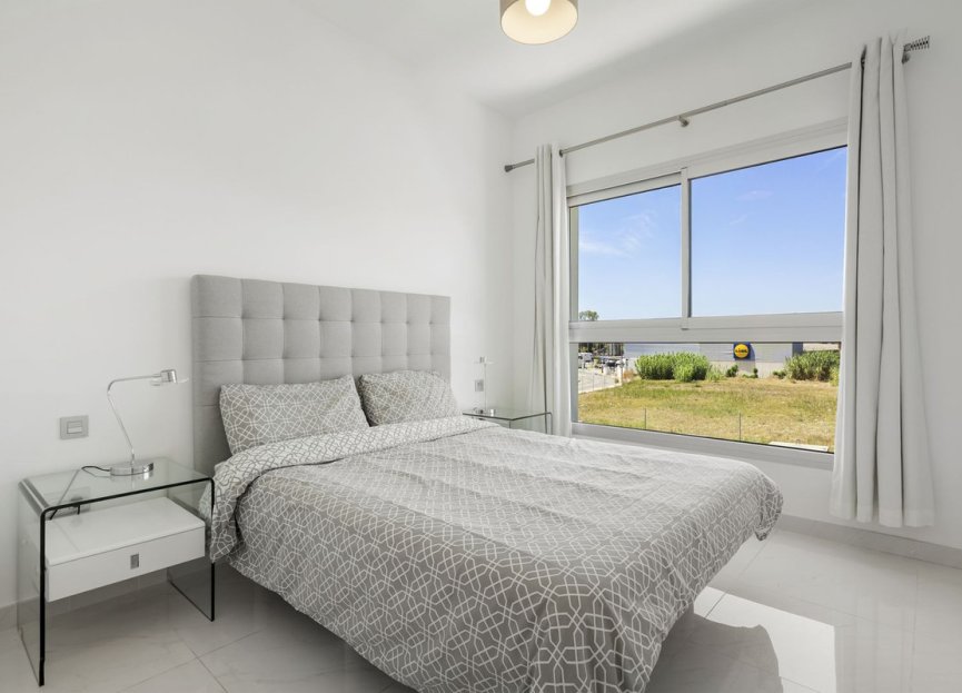 Resale - Apartment - Middle Floor Apartment - Estepona - Estepona Centro