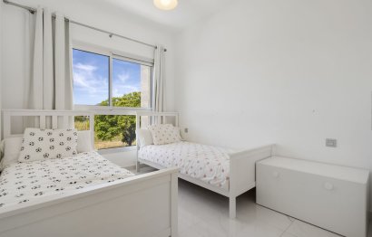 Resale - Apartment - Middle Floor Apartment - Estepona - Estepona Centro