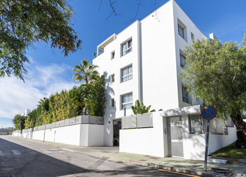 Resale - Apartment - Middle Floor Apartment - Estepona - Estepona Centro