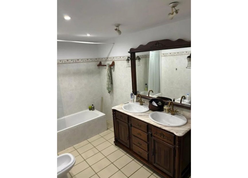 Resale - Apartment - Middle Floor Apartment - Marbella - Marbella Centro