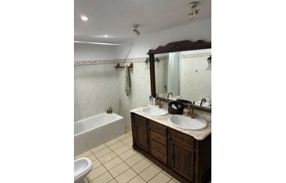 Resale - Apartment - Middle Floor Apartment - Marbella - Marbella Centro