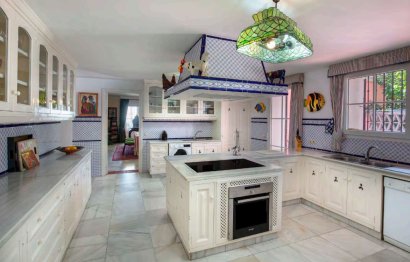Resale - House - Detached Villa - Estepona - New Golden Mile