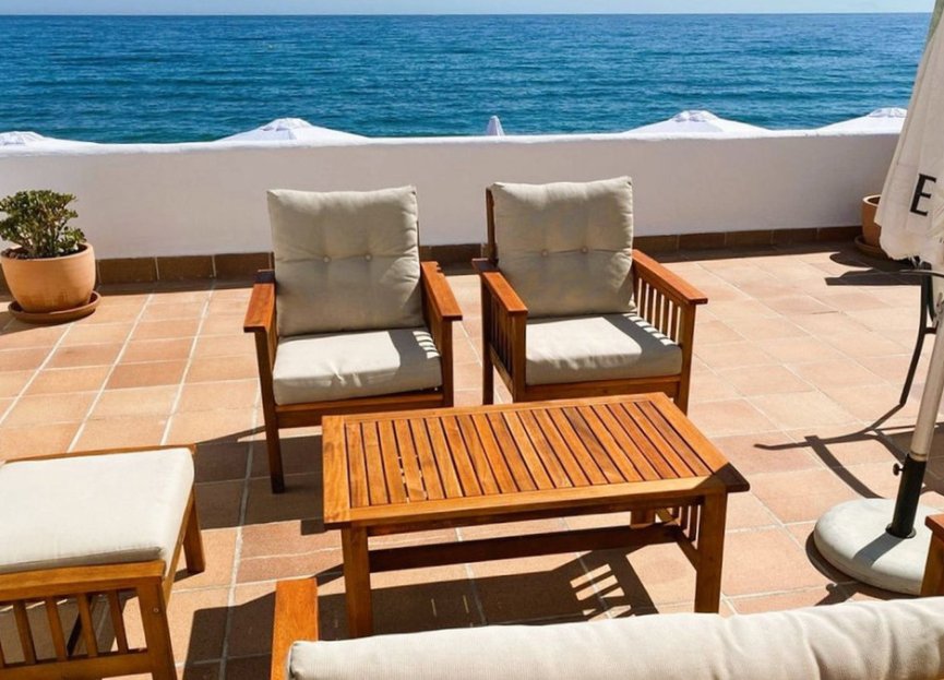 Resale - House - Detached Villa - Estepona - Estepona Centro