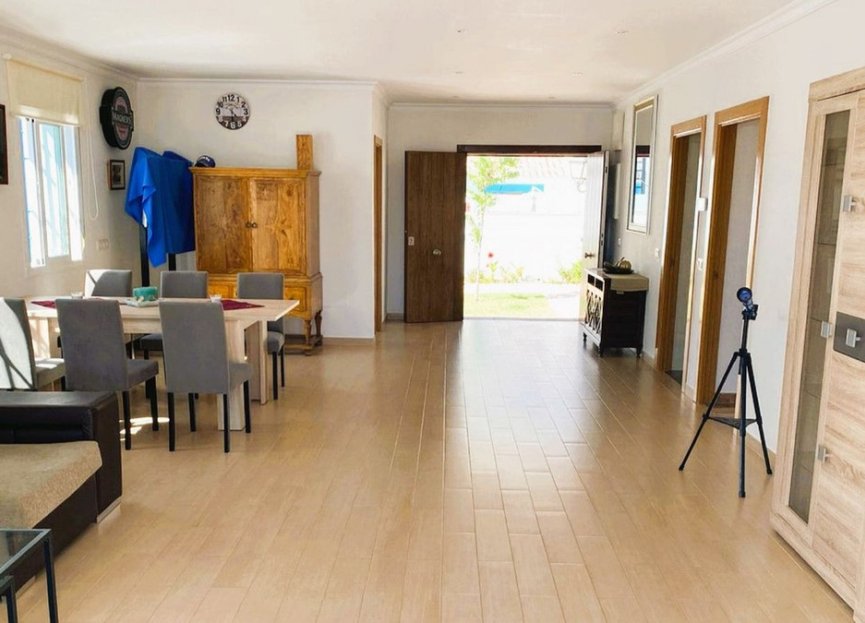 Resale - House - Detached Villa - Estepona - Estepona Centro