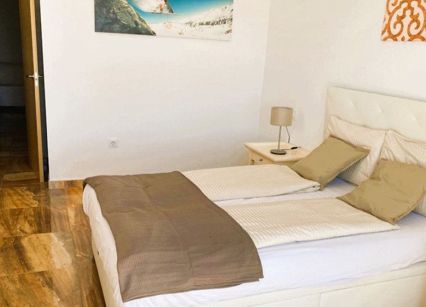 Resale - House - Detached Villa - Estepona - Estepona Centro