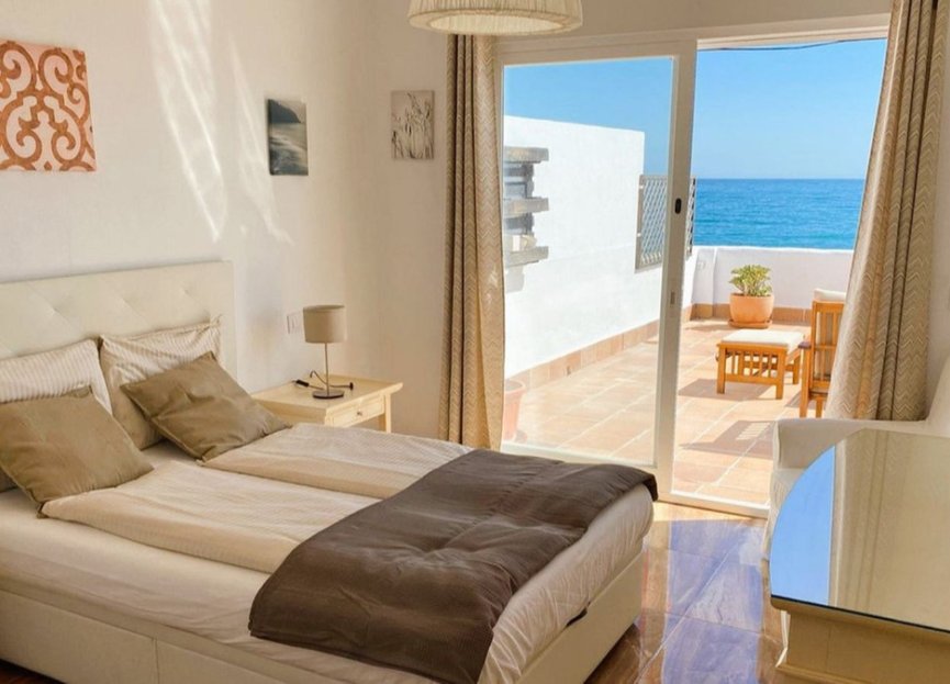 Resale - House - Detached Villa - Estepona - Estepona Centro