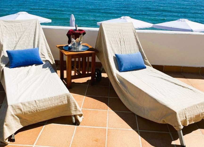 Resale - House - Detached Villa - Estepona - Estepona Centro