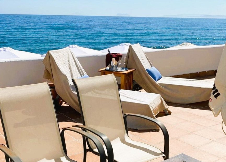 Resale - House - Detached Villa - Estepona - Estepona Centro