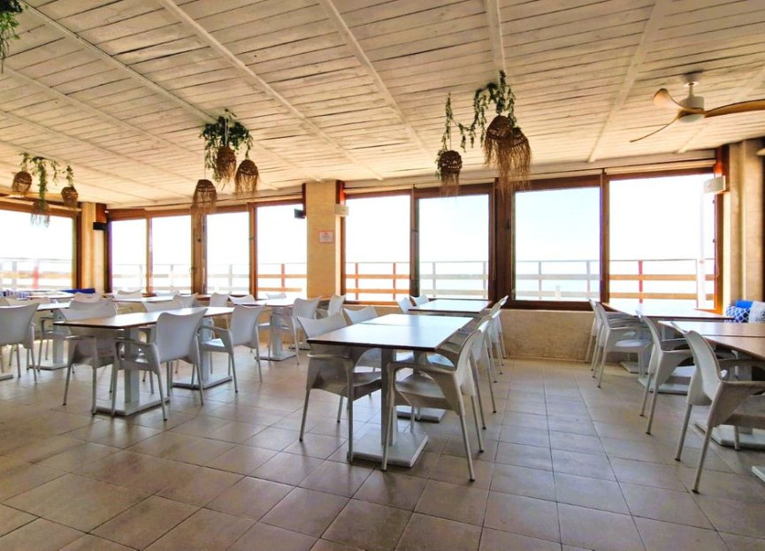 Resale - House - Detached Villa - Estepona - Estepona Centro