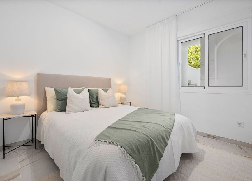 Resale - Ground floor apartment - Marbella - Guadalmina Baja