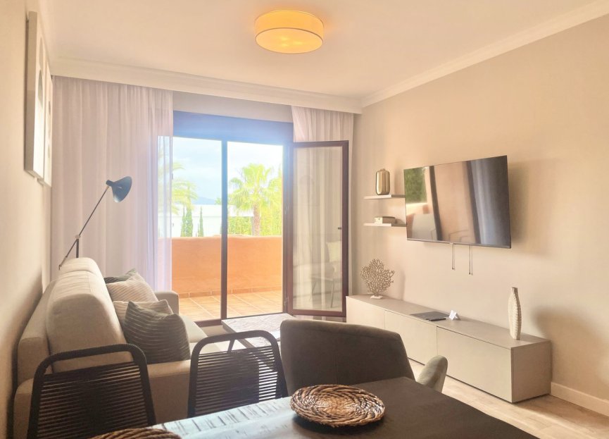 Resale - Apartment - Middle Floor Apartment - Benahavís - Benahavís Centro