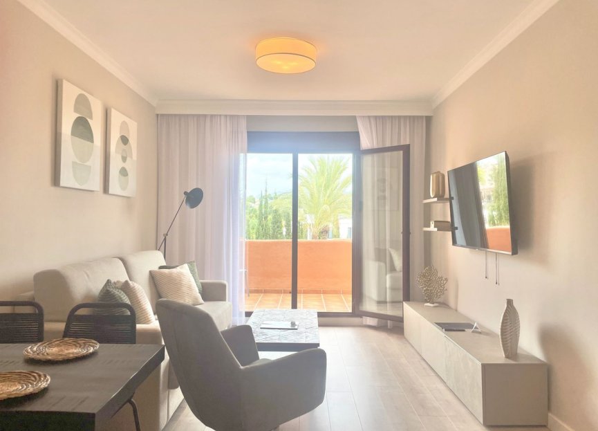 Resale - Apartment - Middle Floor Apartment - Benahavís - Benahavís Centro