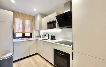 Resale - Apartment - Middle Floor Apartment - Benahavís - Benahavís Centro