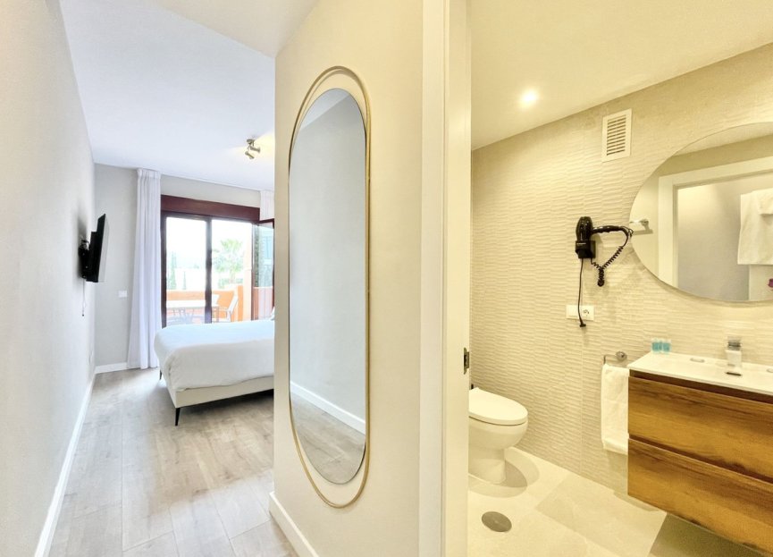 Resale - Apartment - Middle Floor Apartment - Benahavís - Benahavís Centro