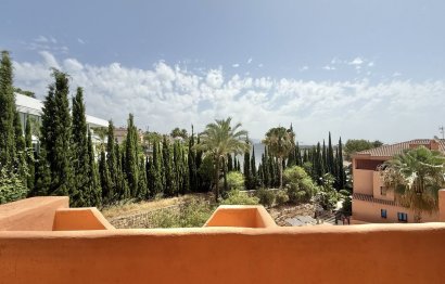 Resale - Apartment - Middle Floor Apartment - Benahavís - Benahavís Centro