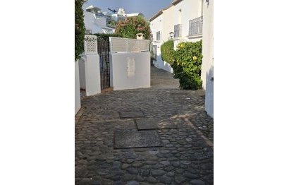 Resale - Ground floor apartment - Estepona - Benamara