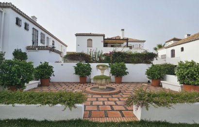 Resale - Ground floor apartment - Estepona - Benamara