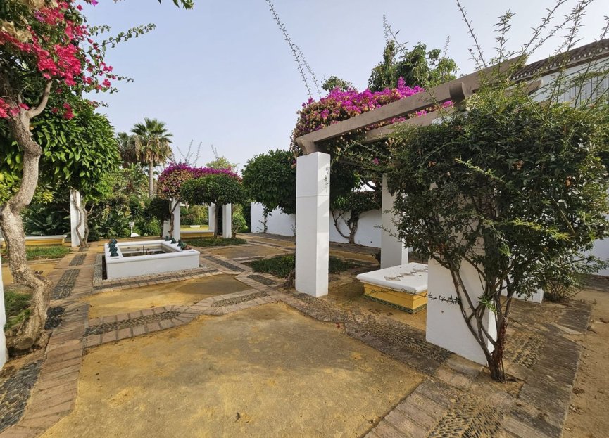Resale - Ground floor apartment - Estepona - Benamara