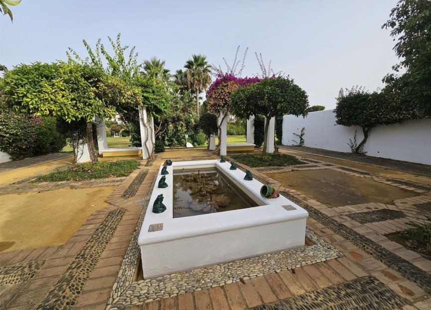 Resale - Ground floor apartment - Estepona - Benamara