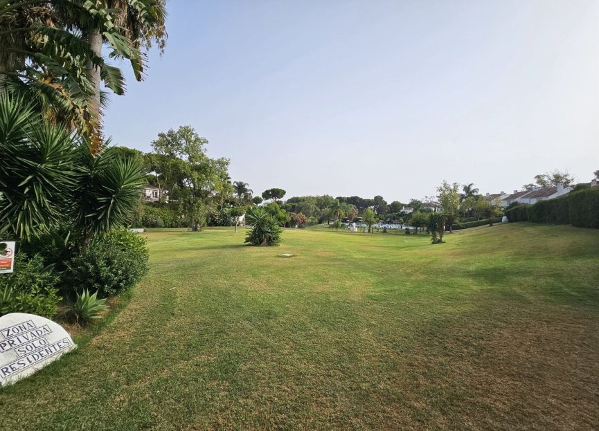 Resale - Ground floor apartment - Estepona - Benamara