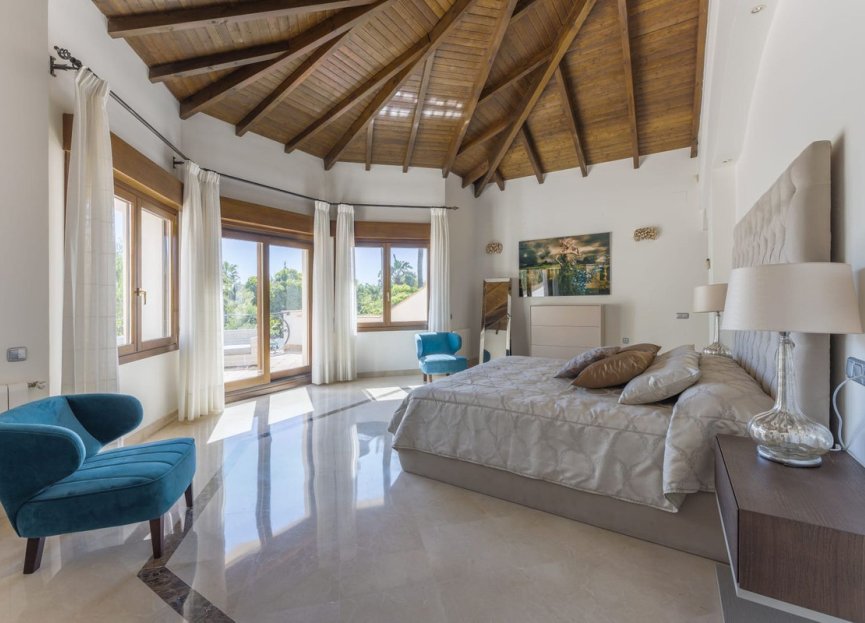 Resale - House - Detached Villa - Marbella - Nueva Andalucia