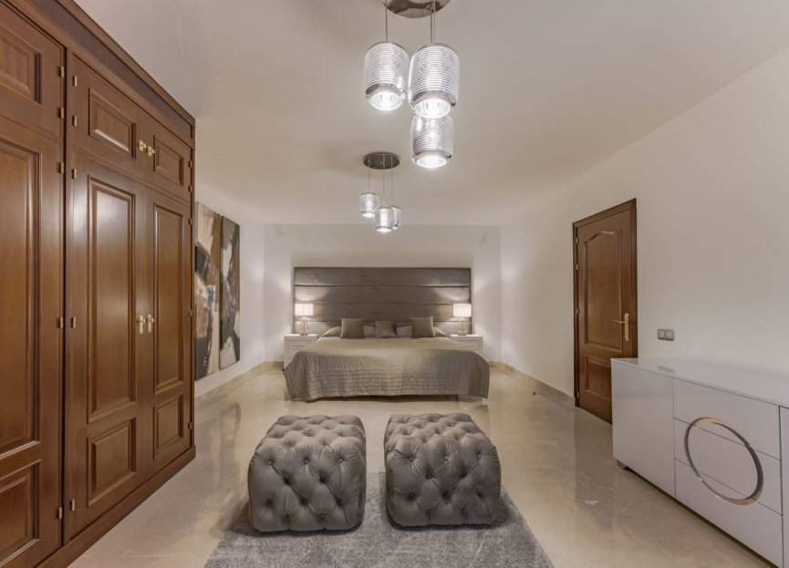 Resale - House - Detached Villa - Marbella - Nueva Andalucia