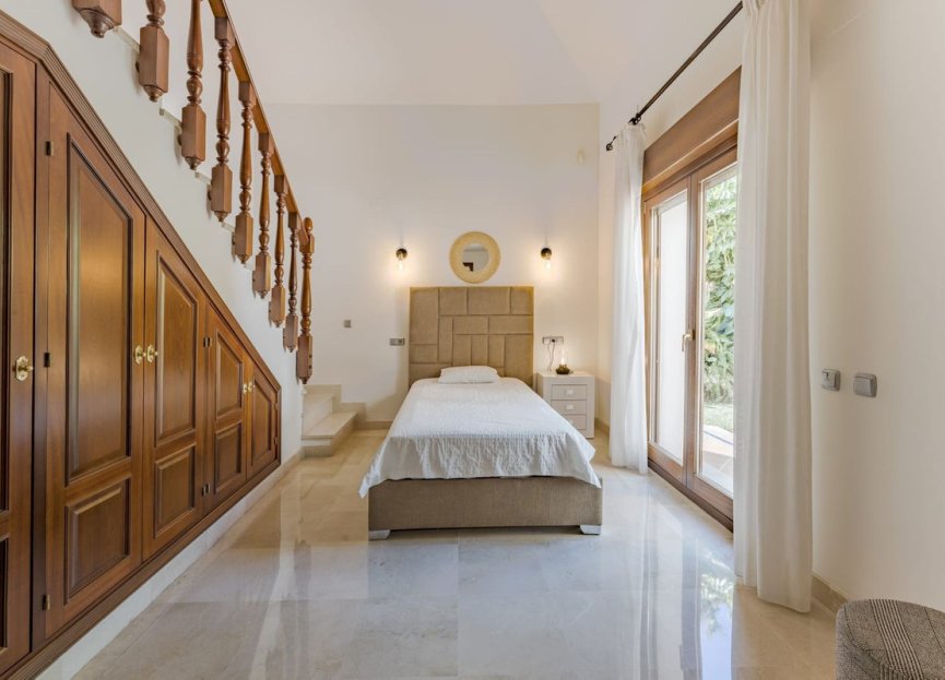 Resale - House - Detached Villa - Marbella - Nueva Andalucia