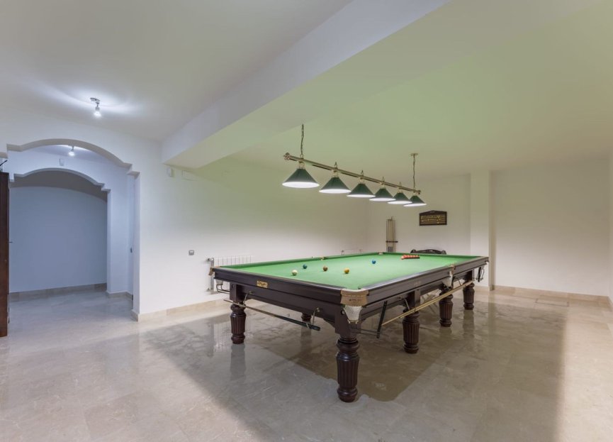 Resale - House - Detached Villa - Marbella - Nueva Andalucia