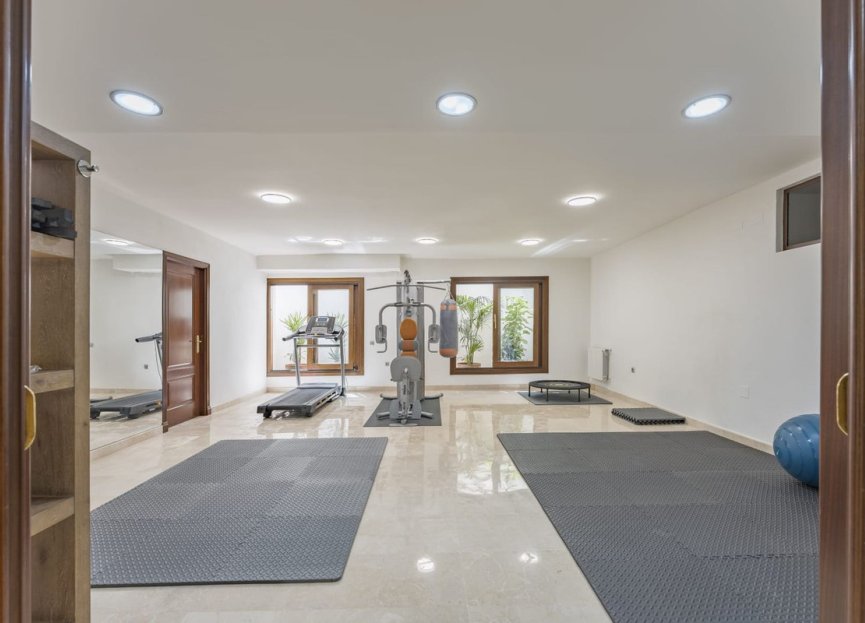 Resale - House - Detached Villa - Marbella - Nueva Andalucia