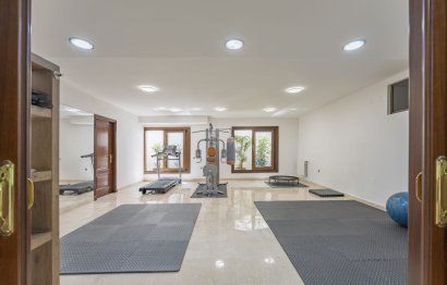 Resale - House - Detached Villa - Marbella - Nueva Andalucia